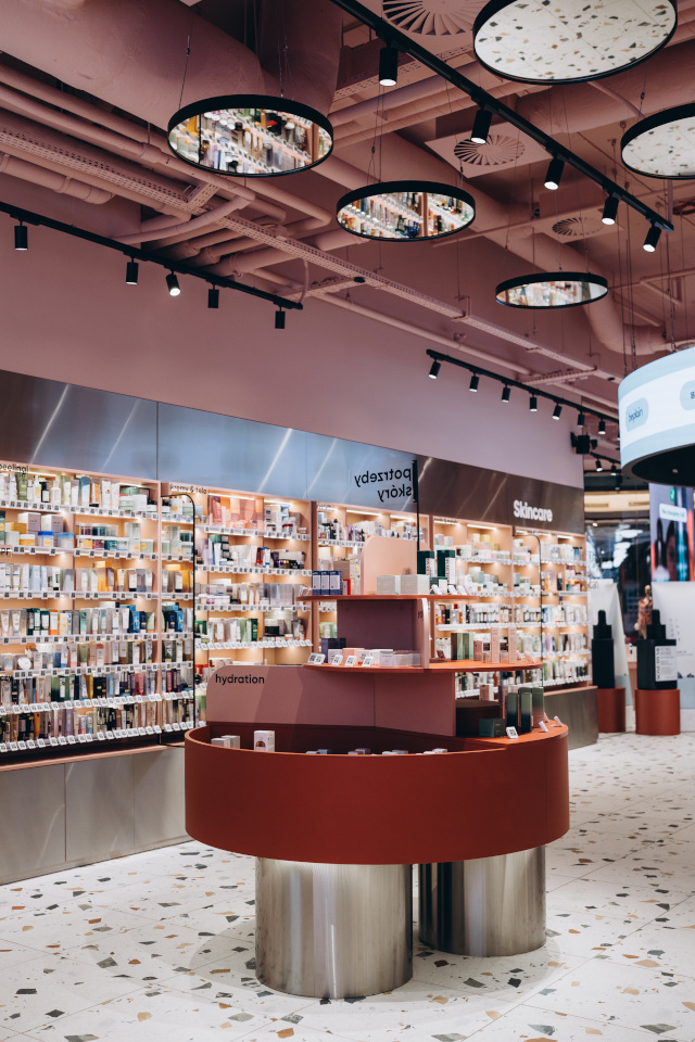 Tienda Ksisters Polska con terrazo cerámico Stracciatella Nacar